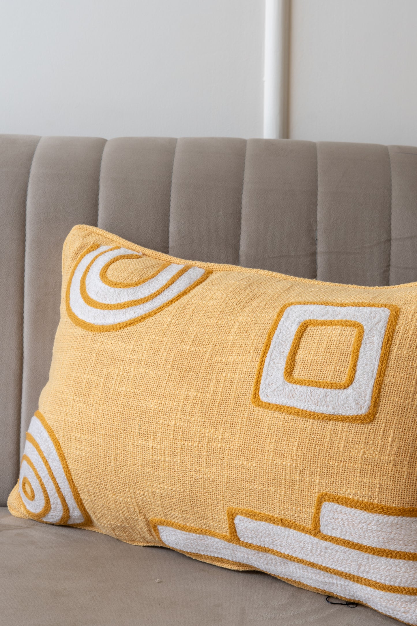 Yellow cover cover with geometric patterns kids