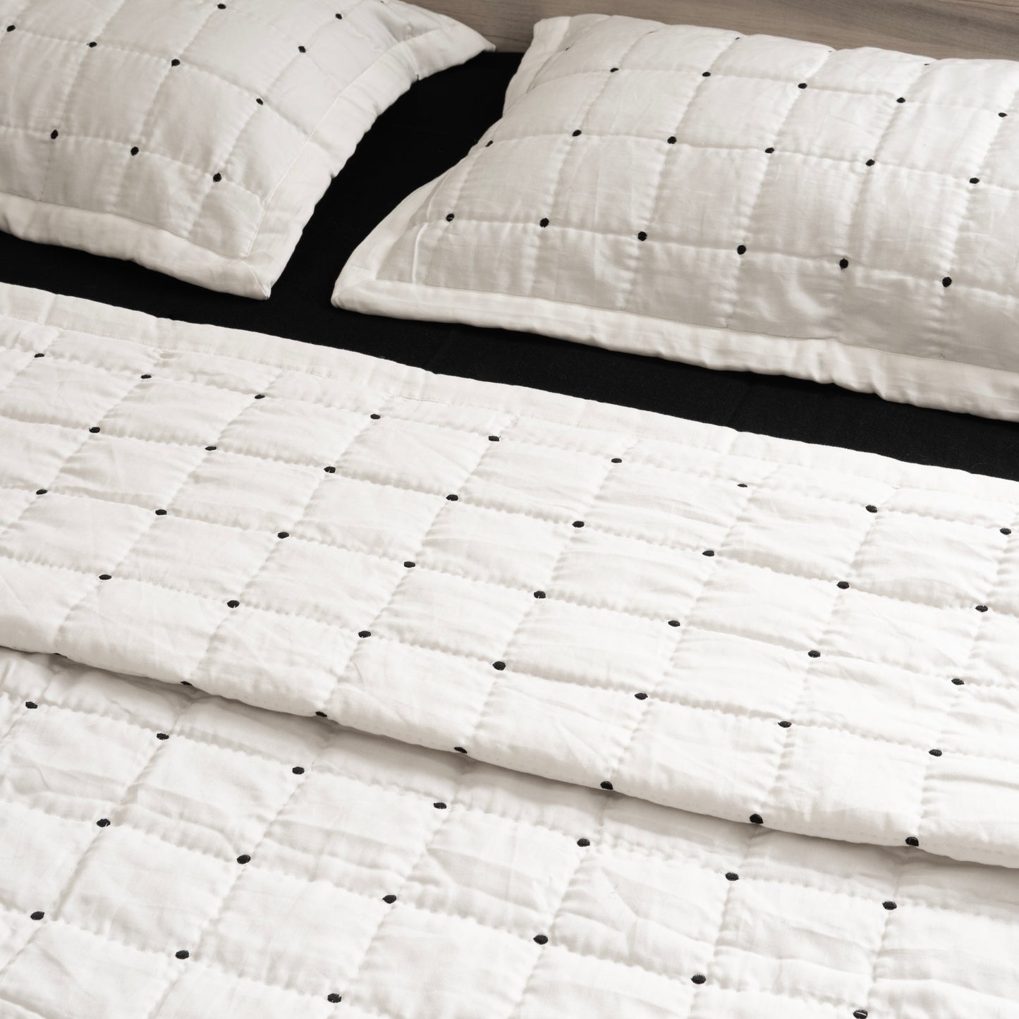 Monochrome Quilted - Bedspread